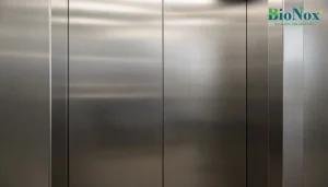 So sánh dung dịch vệ sinh inox Bionox và hóa chất thông thường: Chọn gì cho thang máy?